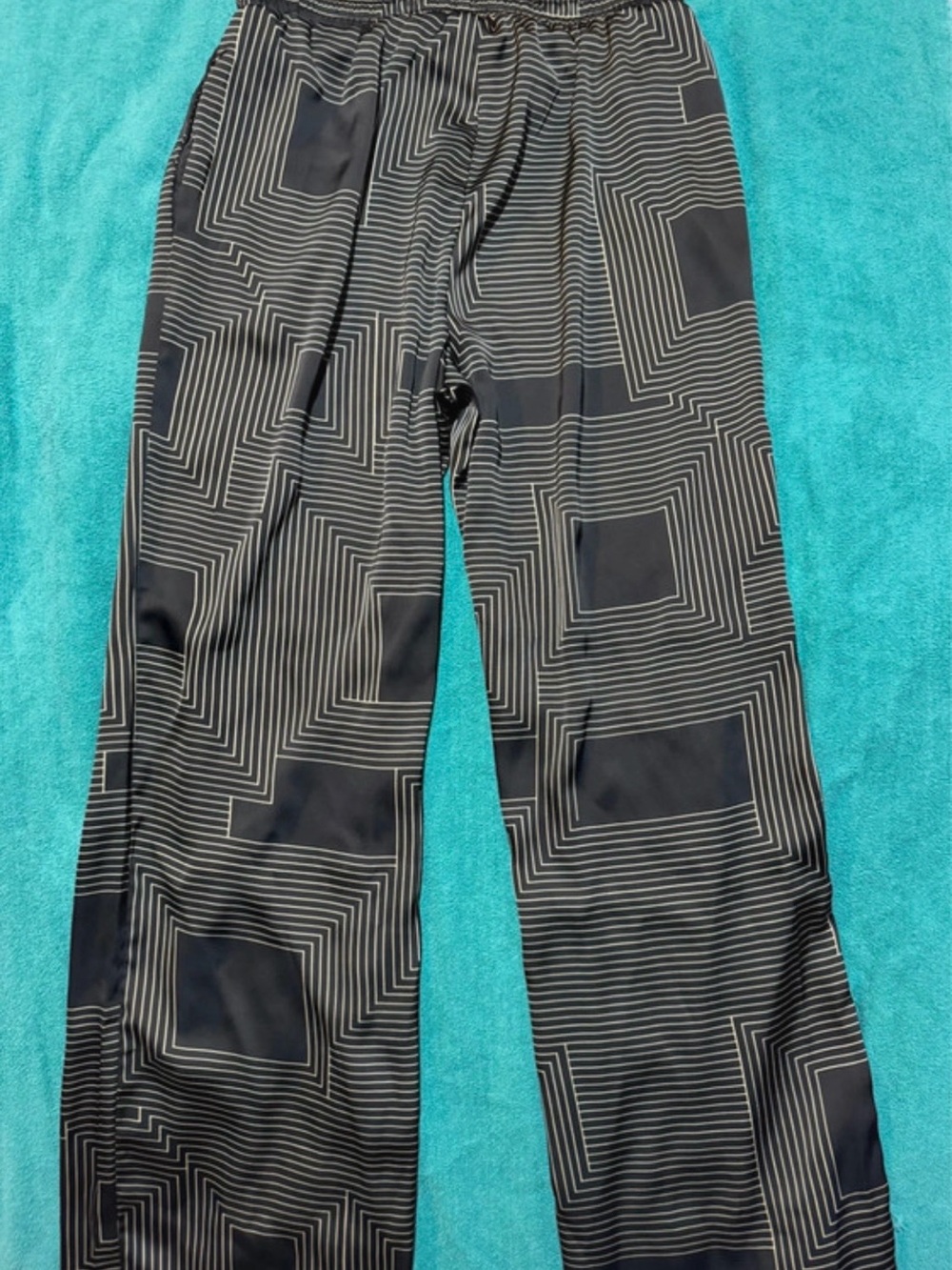 Women’s Black Geometric Print Casual Pants